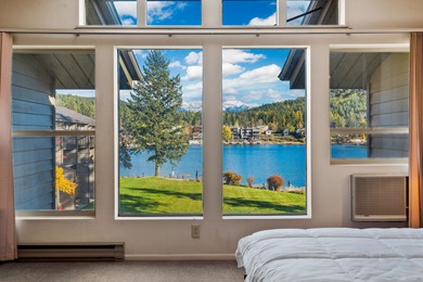 Life at the Lake! Opportunities like this rarely come up in the