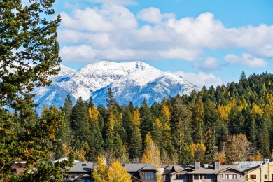 Life at the Lake! Opportunities like this rarely come up in the