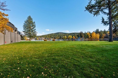 Life at the Lake! Opportunities like this rarely come up in the