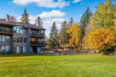 Life at the Lake! Opportunities like this rarely come up in the