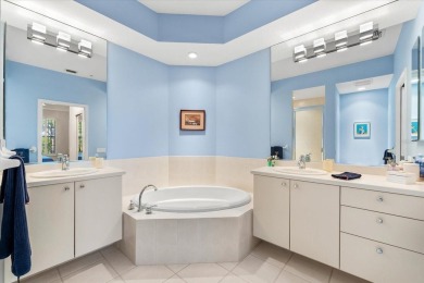 Luxurious 3-Bedroom Condo in Sarasota's Premier Maintenance-Free