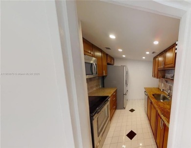 Great Investor's opportunity. Beautiful 1-bedroom, 1.5-bathroom