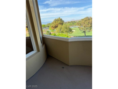 Nestled in guard gated Anthem Country Club comuunity on the 5th