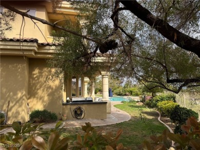 Nestled in guard gated Anthem Country Club comuunity on the 5th