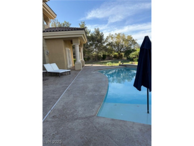 Nestled in guard gated Anthem Country Club comuunity on the 5th