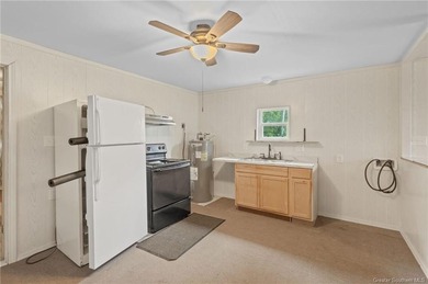 Welcome to a peaceful retreat in the heart of Vinton! Situated