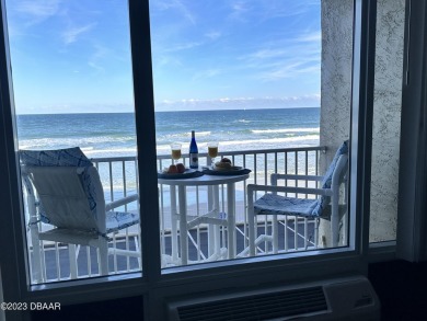 *SPECTACULAR DIRECT OCEAN FRONT STUDIO with the BEST FLOOR PLAN