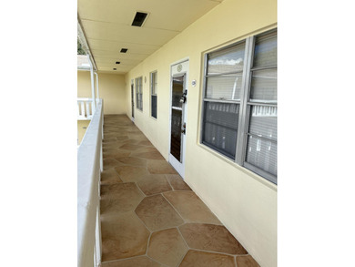 SPECIAL PRICE A great 2 bedrooms 1 1/2 bathrooms with a serene