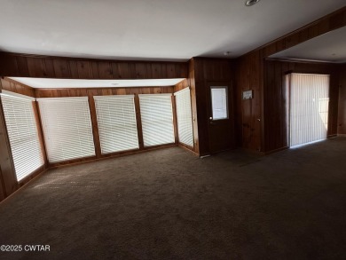 Located at beautiful Reelfoot Lake! Gorgeous lake view! Home