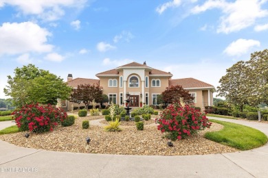 Luxury Living on Ft. Loudon's Lakefront...where every detail has