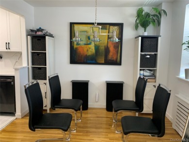 This one bedroom unit has so many ugrades!! An accent wall