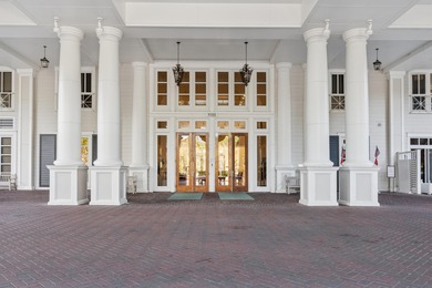 Welcome to Grand Sandestin, this 1BR/1BA unot welcomes you with