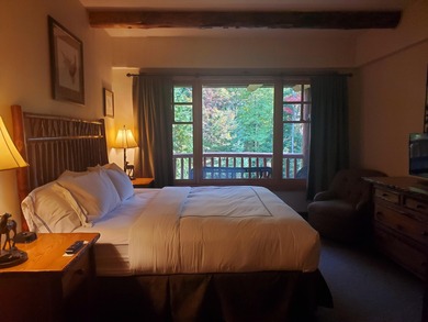 Private Residence #205 is a spacious one bdrm, 1 & 1/2 bath