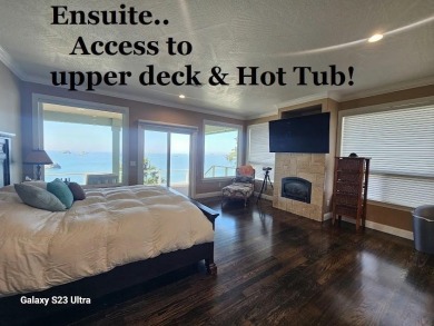 Welcome HOME! This is a 4 bedroom 3.5 bath that has 4300sq ft