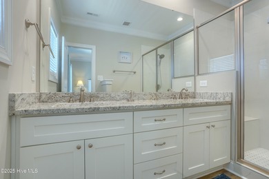 This remarkable second-row full duplex in the desirable North