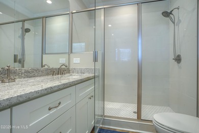 This remarkable second-row full duplex in the desirable North