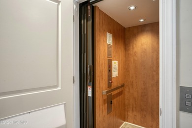 This remarkable second-row full duplex in the desirable North