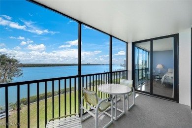 This turnkey 2 bed/2 bath unit is located on the 3th floor at