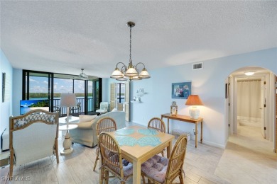 This turnkey 2 bed/2 bath unit is located on the 3th floor at