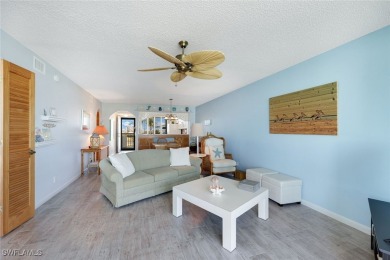 This turnkey 2 bed/2 bath unit is located on the 3th floor at