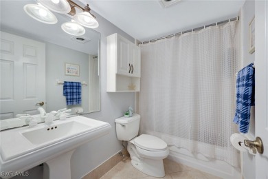 This turnkey 2 bed/2 bath unit is located on the 3th floor at