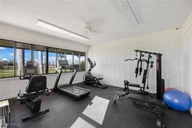 This turnkey 2 bed/2 bath unit is located on the 3th floor at