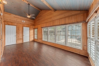 Amazing Investment & Lifestyle Opportunity in Kerrville! Looking