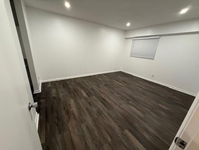 ********BEAUTIFUL TOP-FLOOR 2-BEDROOM, 2-BATH CONDO
BRIGHT AND