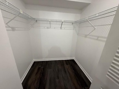 ********BEAUTIFUL TOP-FLOOR 2-BEDROOM, 2-BATH CONDO
BRIGHT AND