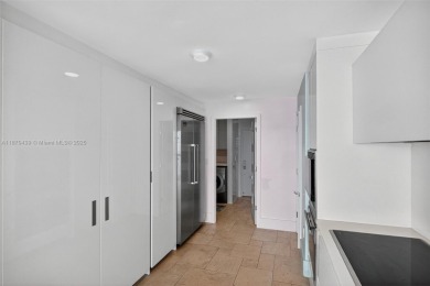 Stunning oceanfront penthouse with panoramic view of Key