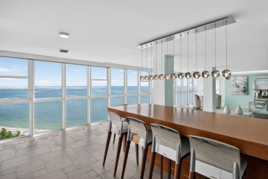 Stunning oceanfront penthouse with panoramic view of Key
