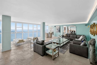 Stunning oceanfront penthouse with panoramic view of Key