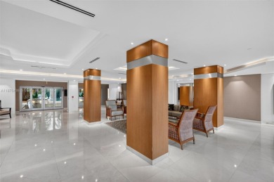 Stunning oceanfront penthouse with panoramic view of Key