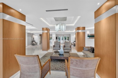 Stunning oceanfront penthouse with panoramic view of Key