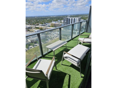 BEST DEAL FOR A HIGH FLOOR AT HYDE MIDTOWNE LIVE IN THIS AMAZING