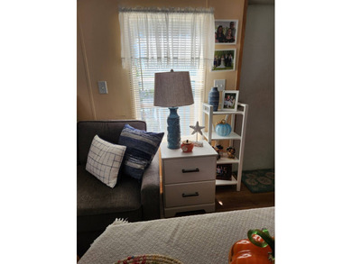 Tropical Florida Oasis! Walk to the Community's Spring-Fed Pool