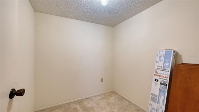 Opportunity knocks in Bradenton, Florida! This full river view