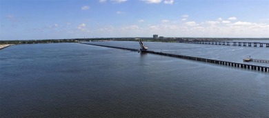 Opportunity knocks in Bradenton, Florida! This full river view