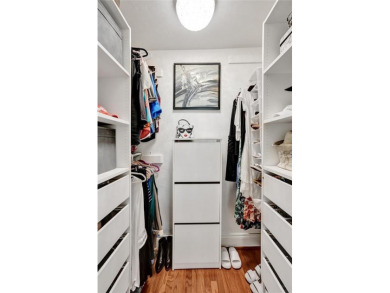 Completely open & very spacious 2 Bed, 2 Bath Waterfront condo