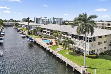 Completely open & very spacious 2 Bed, 2 Bath Waterfront condo