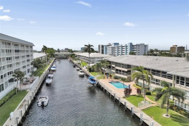 Completely open & very spacious 2 Bed, 2 Bath Waterfront condo