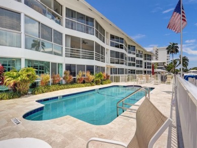 Completely open & very spacious 2 Bed, 2 Bath Waterfront condo