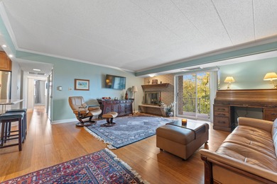 Fantastic Opportunity in Royal York! Discover this move-in ready