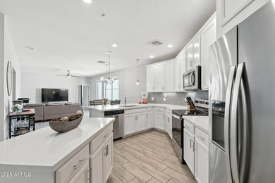 Experience the best of luxury living at The Cays in Downtown