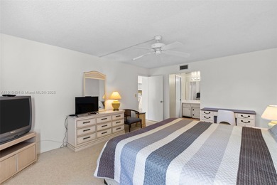 Welcome to your slice of paradise in the heart of Naples! This