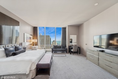 Spanning over 900 square feet with soaring 11-foot ceilings