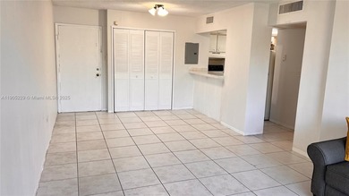 Location, location, location!! Investors friendly. Tenant