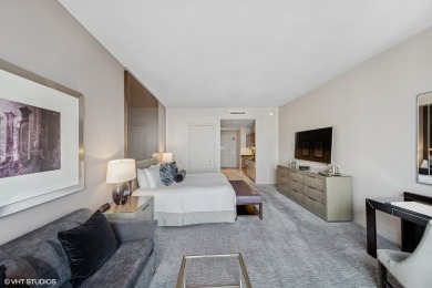 This luxurious studio making it the perfect *pied-a-terre* or an