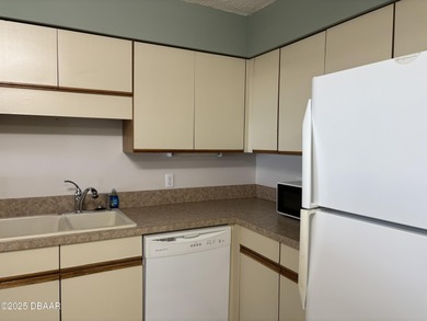 This beautiful condo has direct Ocean Views from the 5th and top