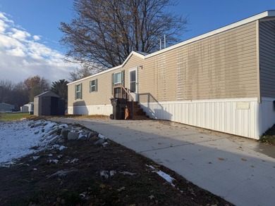 This stunning 2022 mobile home has been kept in excellent